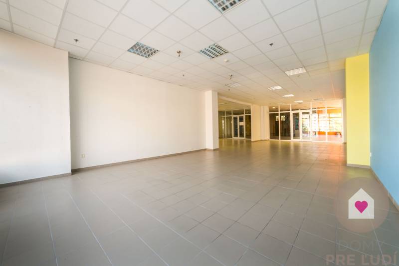 Commercial premises, Hlavná, Rent, Galanta, Slovakia