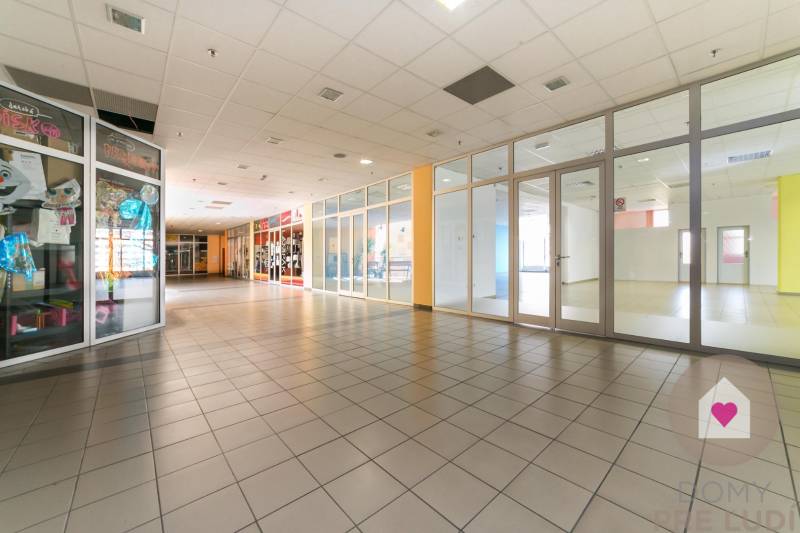 GALANTA/CENTRUM - Commercial space in OC GALAXIA for rent