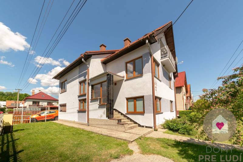 LM/Ondrášová-3-storey family house with a large garden near Tatralandi
