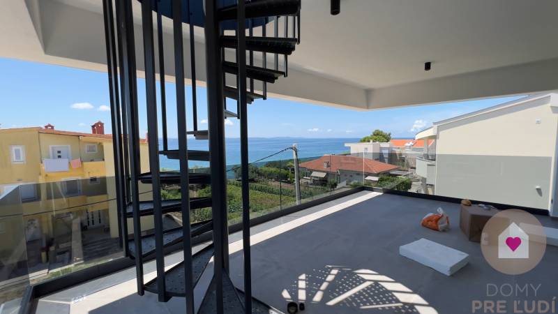 HR/KOŽINO/ZADAR-Sale 4 bedroom penthouse with a  large terrace of 75m2