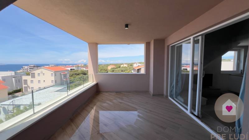 PAG/MANDRE - 2 apartments for the price of one - 190m from the sea ​