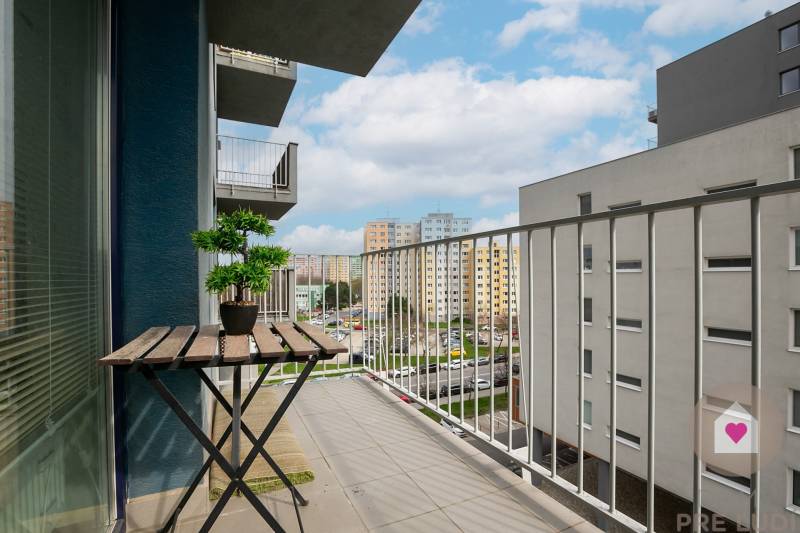 Beautiful 3-room apartment with a terrace and parking, BA - Petržalka,