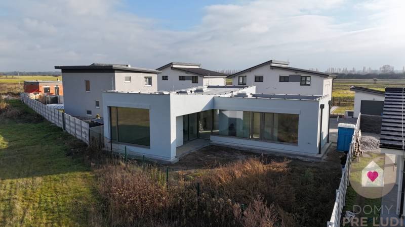 MA/KOSTOLIŠTE - Modern new building in MARTINA BENKA ALLEY ​