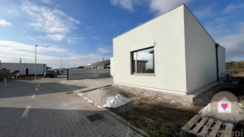 MA/KOSTOLIŠTE - Modern new building in MARTINA BENKA ALLEY ​