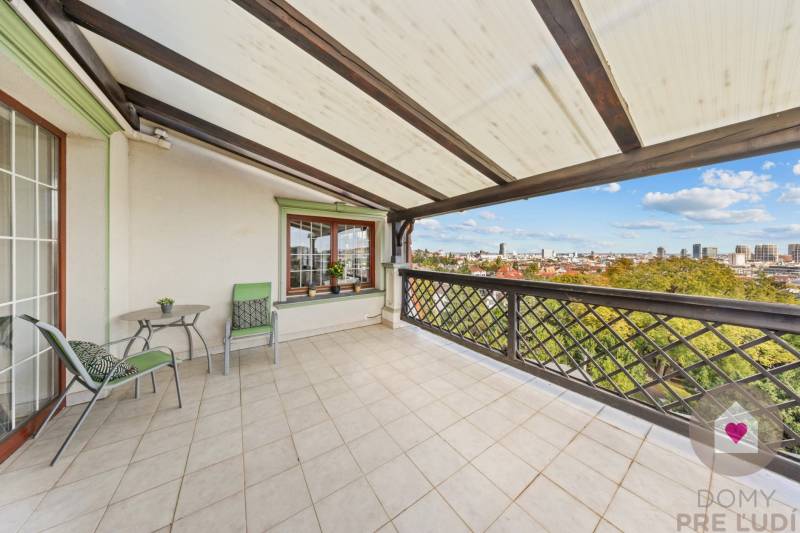 BA I - Rent a large 3-room apartment with a terrace and a view 