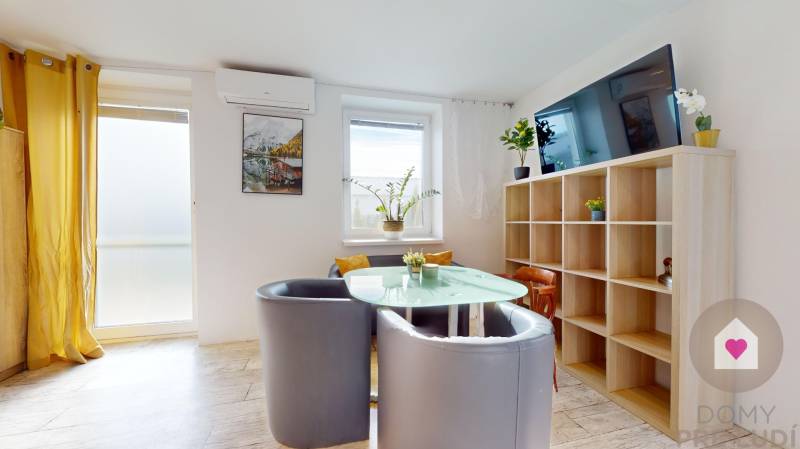 DOBROHOŠŤ - Renting a 3-room furnished apartment with a front garden