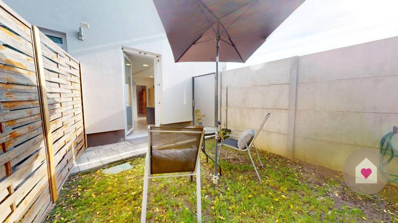 DOBROHOŠŤ - Renting a 3-room furnished apartment with a front garden