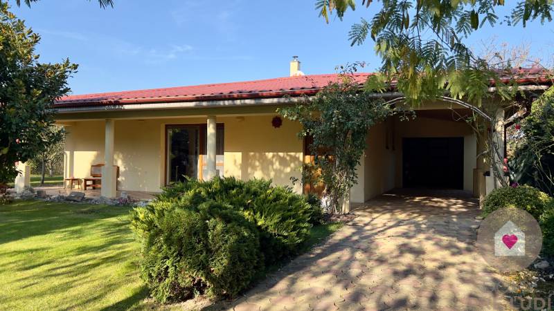 DOBROHOŠT-Sale of spittle family house with a garage and a garden 