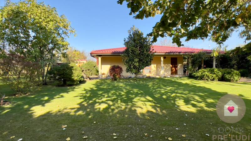 DOBROHOŠT-Sale of spittle family house with a garage and a garden 