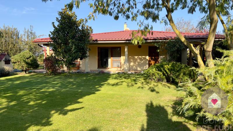 DOBROHOŠT-Sale of spittle family house with a garage and a garden 