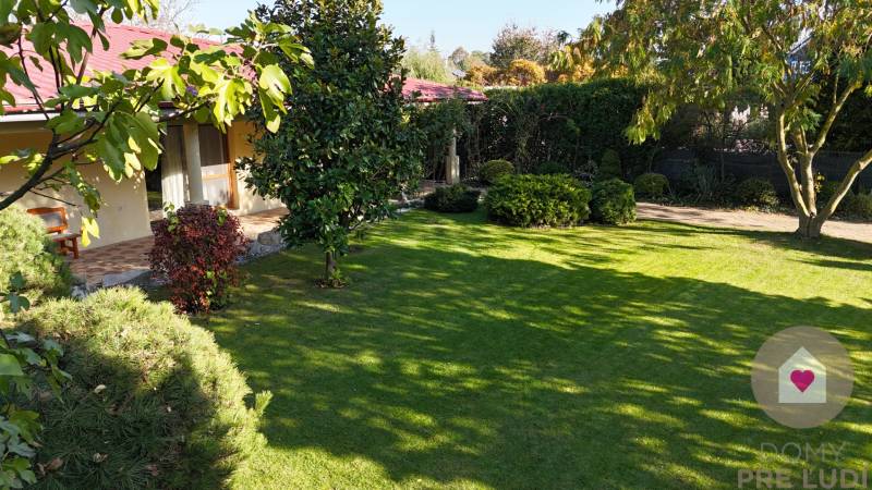 DOBROHOŠT-Sale of spittle family house with a garage and a garden 