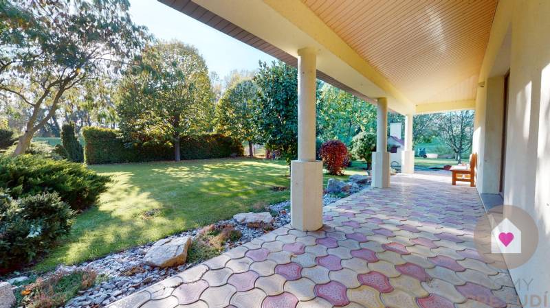 DOBROHOŠT-Sale of spittle family house with a garage and a garden 