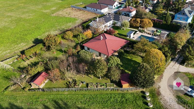 DOBROHOŠT-Sale of spittle family house with a garage and a garden 