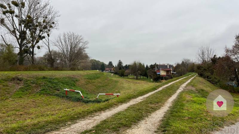 Vojka nad Dunajom - 3-room house with garden for living and recreation