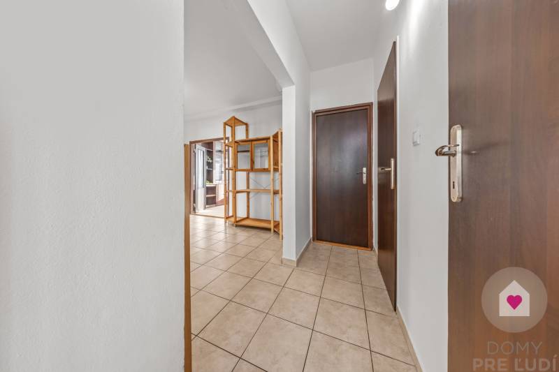 BA/PETRŽALKA-For sale renovated 4-room apartment with a balcony 