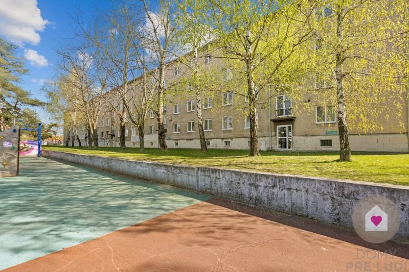 BA/RUŽINOV-Sale of a 2-room apartment with a balcony and a cellar 