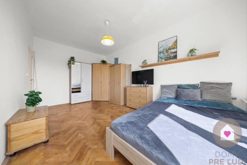 BA/RUŽINOV-Sale of a 2-room apartment with a balcony and a cellar 