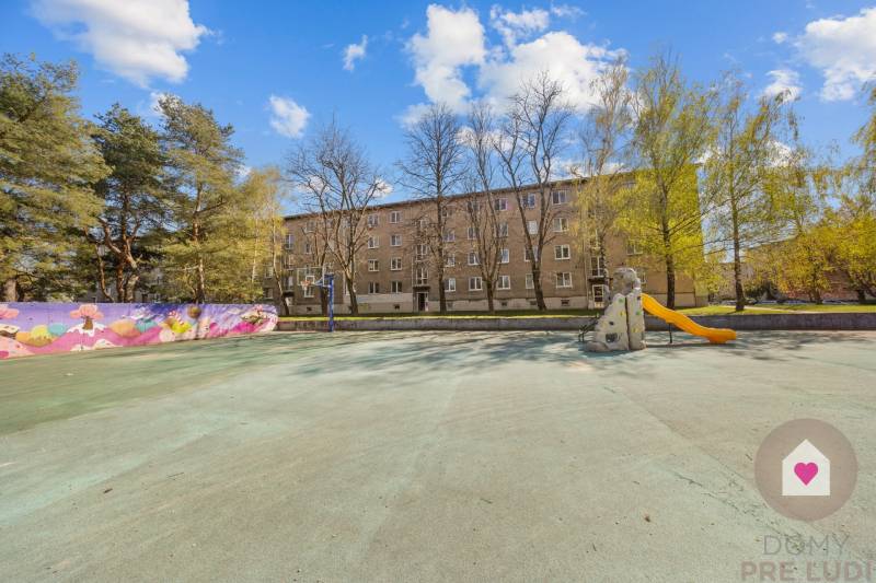 BA/RUŽINOV-Sale of a 2-room apartment with a balcony and a cellar 