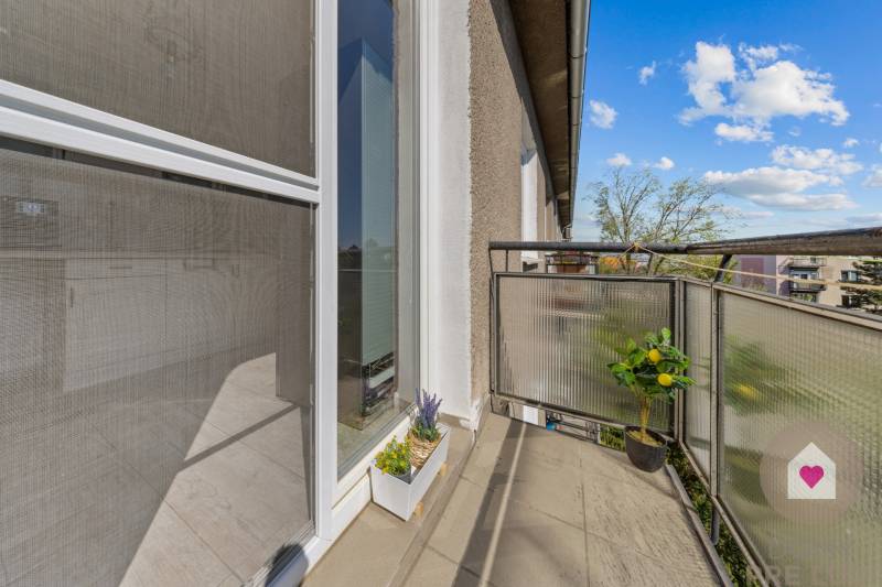 BA/RUŽINOV-Sale of a 2-room apartment with a balcony and a cellar 