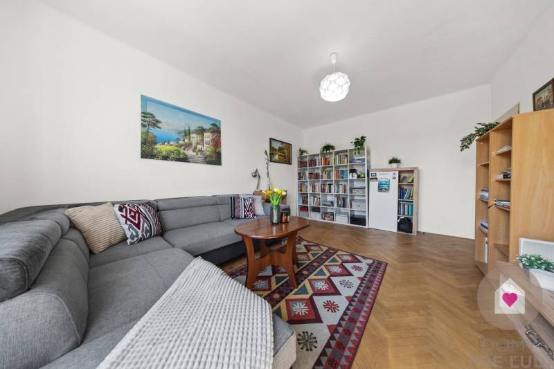 BA/RUŽINOV-Sale of a 2-room apartment with a balcony and a cellar 