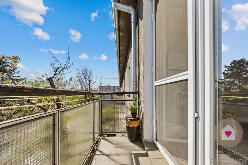 BA/RUŽINOV-Sale of a 2-room apartment with a balcony and a cellar 