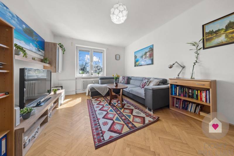 BA/RUŽINOV-Sale of a 2-room apartment with a balcony and a cellar 