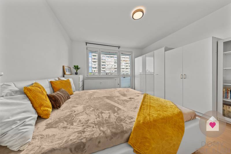 BA/PETRŽALKA-Sale of a spacious 3-room apartment with a loggia 