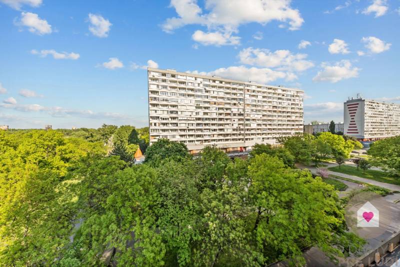 BA/PETRŽALKA-Sale of a spacious 3-room apartment with a loggia 