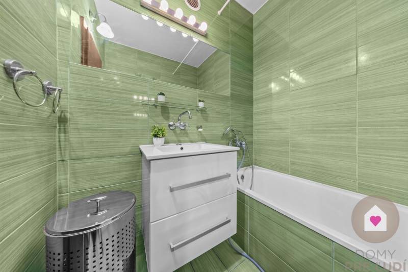 BA/PETRŽALKA-Sale of a spacious 3-room apartment with a loggia 