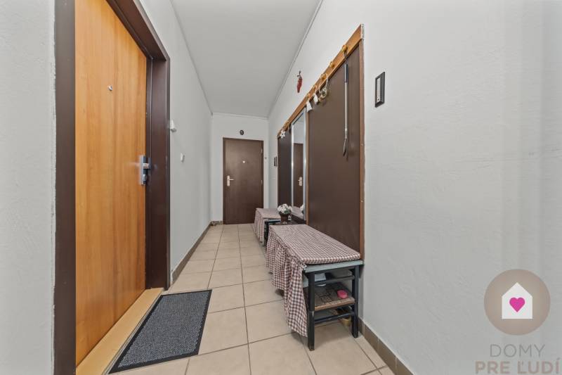 BA/PETRŽALKA-Sale of a spacious 3-room apartment with a loggia 