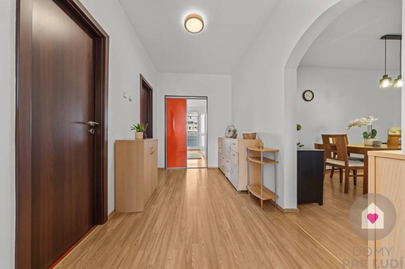 BA/PETRŽALKA-Sale of a spacious 3-room apartment with a loggia 
