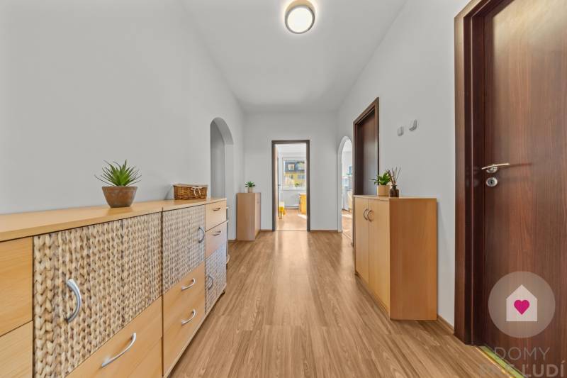 BA/PETRŽALKA-Sale of a spacious 3-room apartment with a loggia 