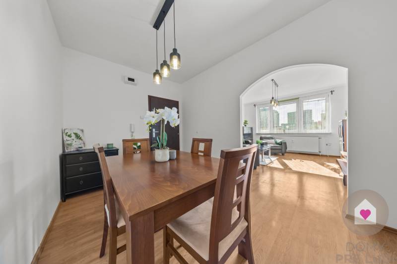 BA/PETRŽALKA-Sale of a spacious 3-room apartment with a loggia 