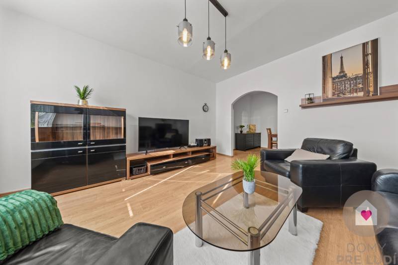 BA/PETRŽALKA-Sale of a spacious 3-room apartment with a loggia 