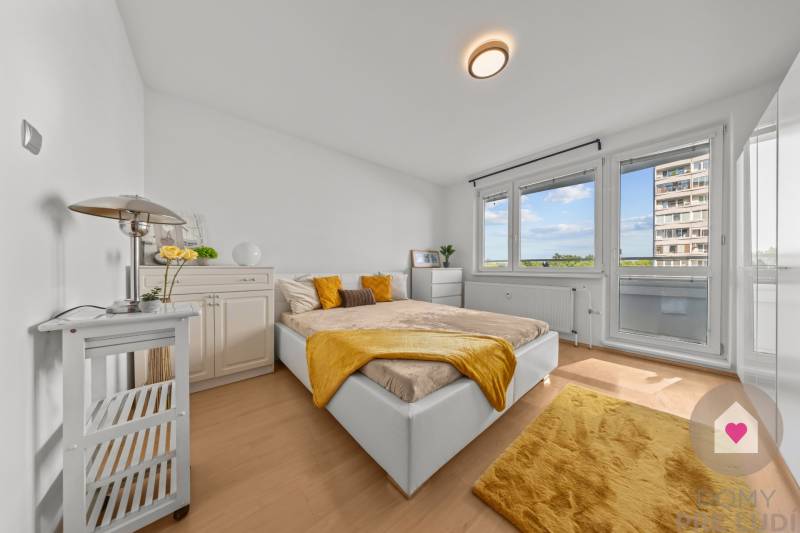BA/PETRŽALKA-Sale of a spacious 3-room apartment with a loggia 