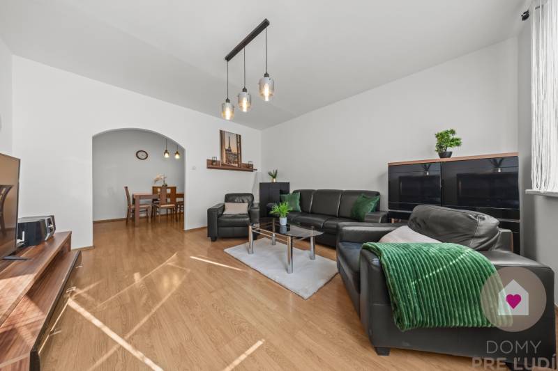 BA/PETRŽALKA-Sale of a spacious 3-room apartment with a loggia 