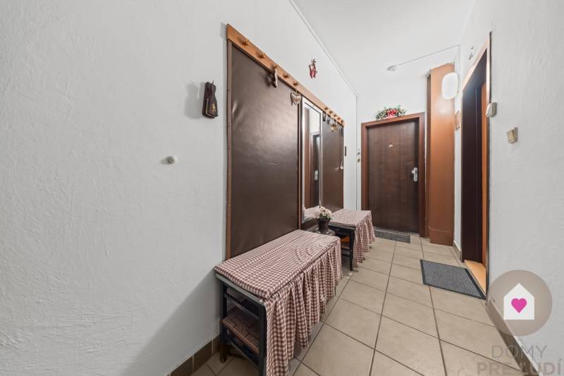 BA/PETRŽALKA-Sale of a spacious 3-room apartment with a loggia 