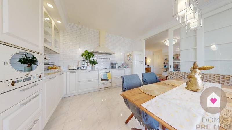 BA I-Rent of a large modern 4-room apartment with 2 balconies-Židovská