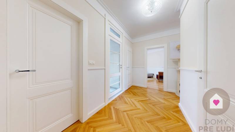 BA I-Rent of a large modern 4-room apartment with 2 balconies-Židovská