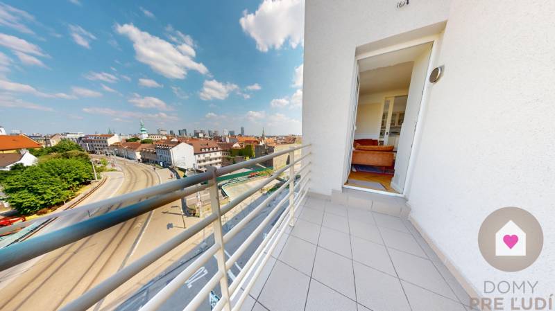 BA I-Rent of a large modern 4-room apartment with 2 balconies-Židovská