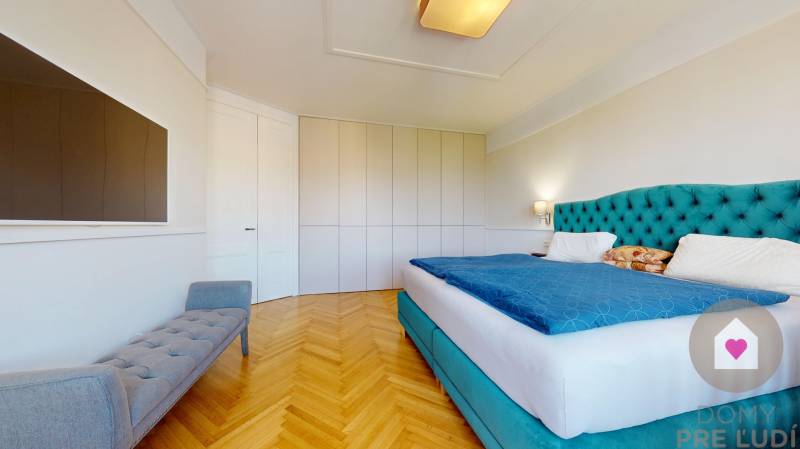 BA I-Rent of a large modern 4-room apartment with 2 balconies-Židovská