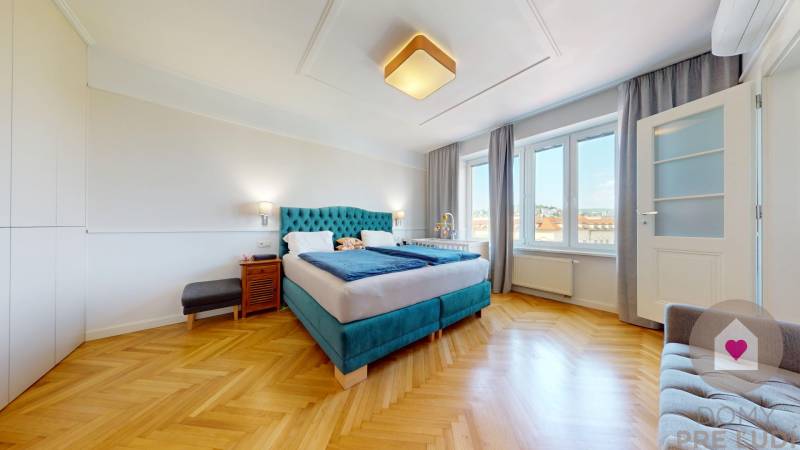 BA I-Rent of a large modern 4-room apartment with 2 balconies-Židovská