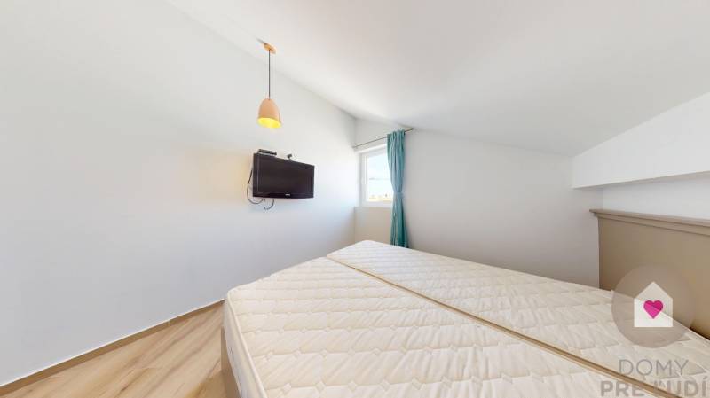 PAG/MANDRE - 2 apartments for the price of one - 190m from the sea ​
