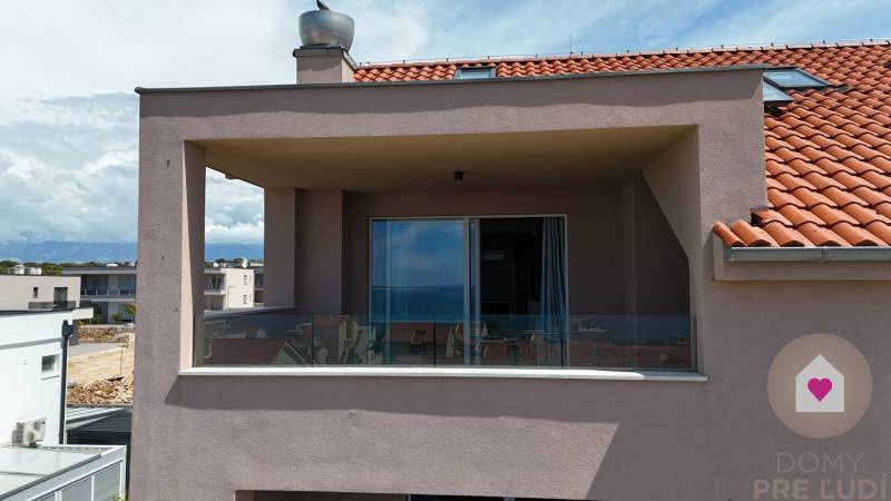 PAG/MANDRE - 2 apartments for the price of one - 190m from the sea ​