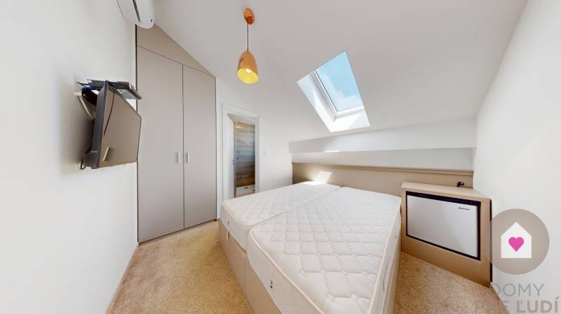 PAG/MANDRE - 2 apartments for the price of one - 190m from the sea ​
