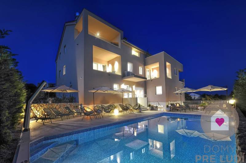 PAG/MANDRE - 2 apartments for the price of one - 190m from the sea ​