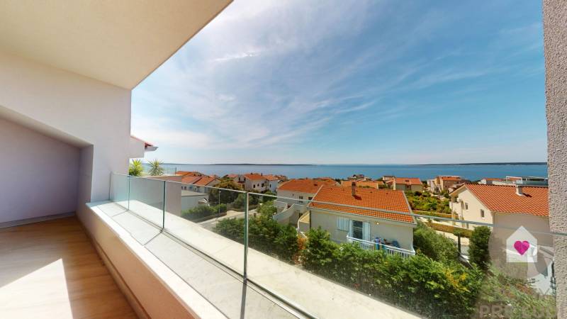 PAG/MANDRE - 2 apartments for the price of one - 190m from the sea ​