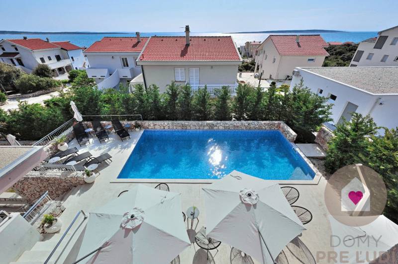 PAG/MANDRE - 2 apartments for the price of one - 190m from the sea ​