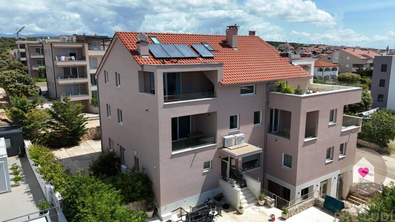PAG/MANDRE - 2 apartments for the price of one - 190m from the sea ​