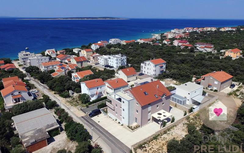 PAG/MANDRE - 2 apartments for the price of one - 190m from the sea ​